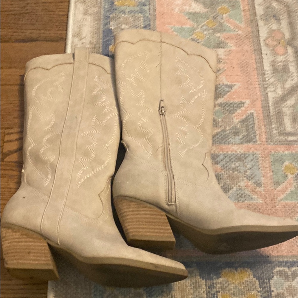 Women's Cream Western Boots